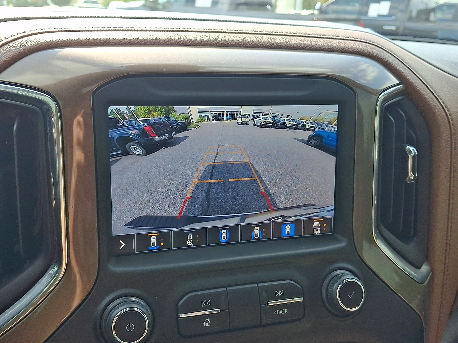 Used 2023 Chevrolet Silverado 2500 High Country AWD/4WD image 24
