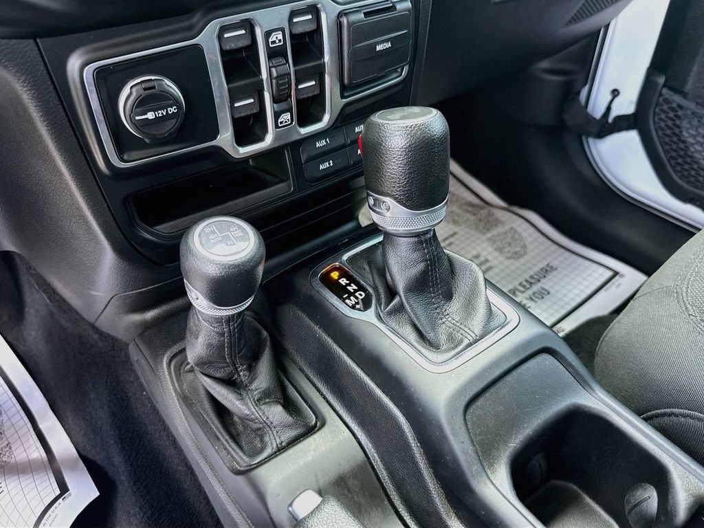 Certified 2023 Jeep Wrangler Unlimited AWD/4WD image 17