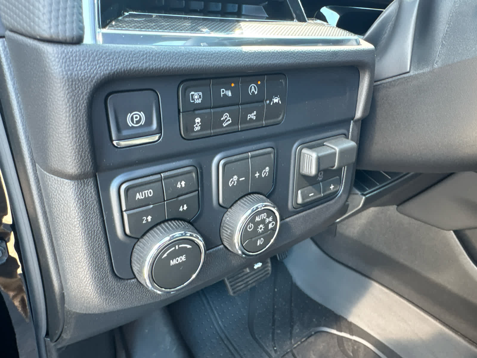 New 2026 Chevrolet Tahoe RST w/ Comfort Package AWD/4WD image 24