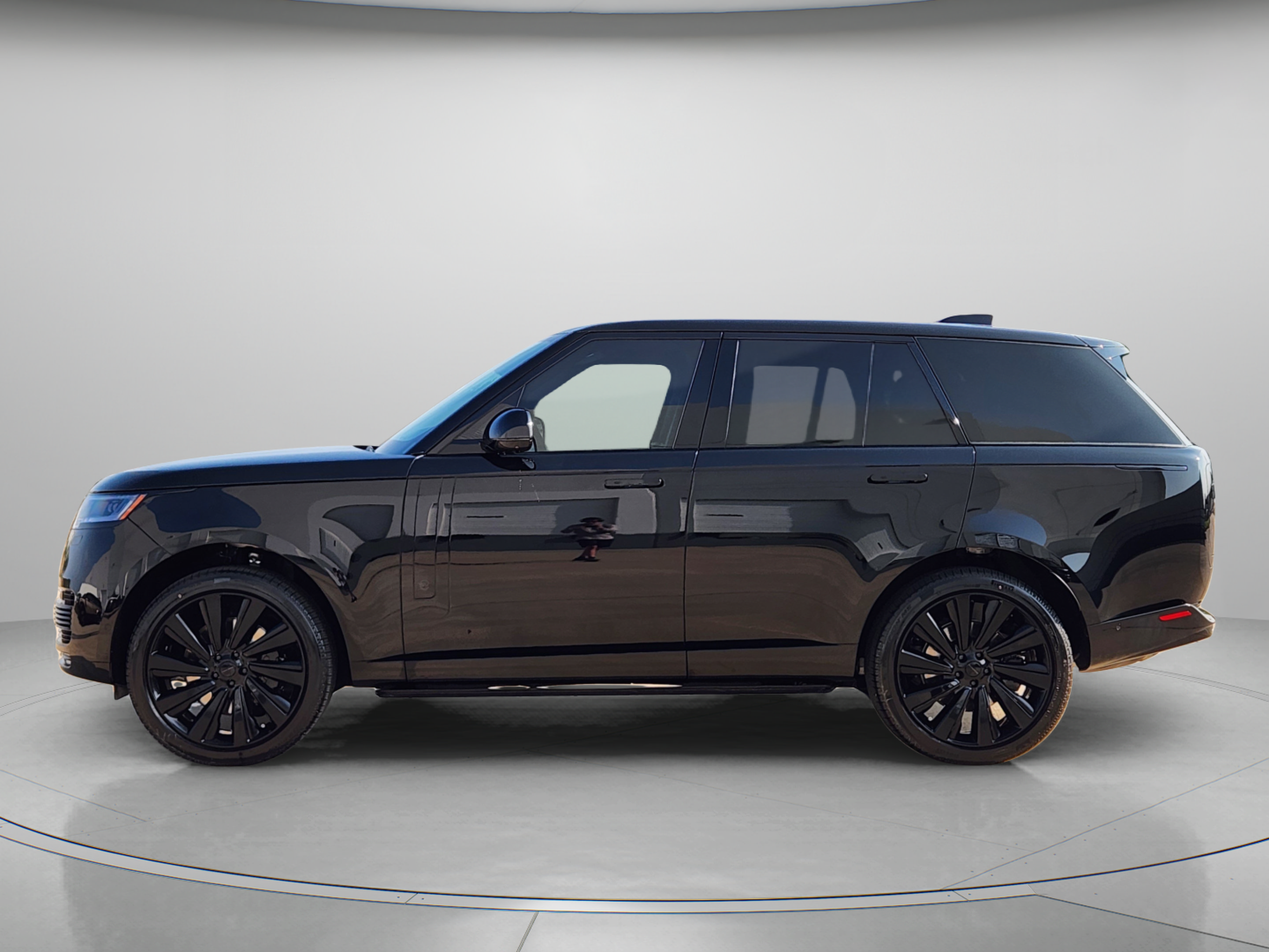 New 2026 Land Rover Range Rover SV AWD/4WD image 2