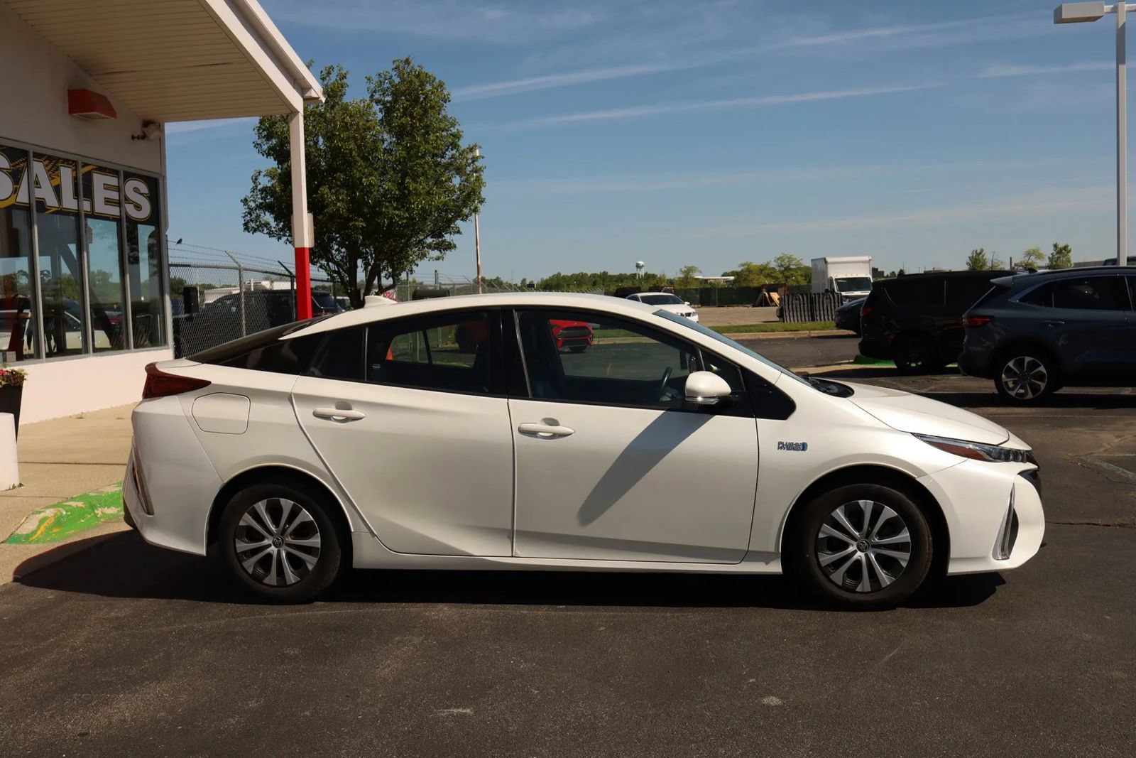 Used 2019 Toyota Prius Prime Premium FWD image 4