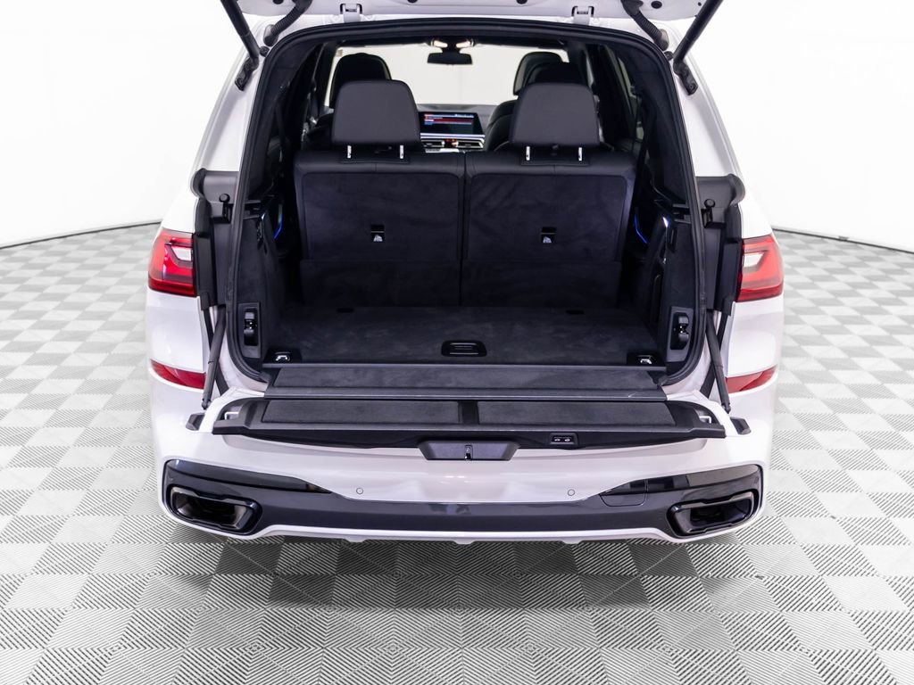 Used 2022 BMW X7 xDrive40i w/ M Sport Package AWD/4WD image 35