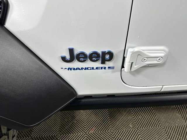 Used 2023 Jeep Wrangler Unlimited w/ Cold Weather Group image 10