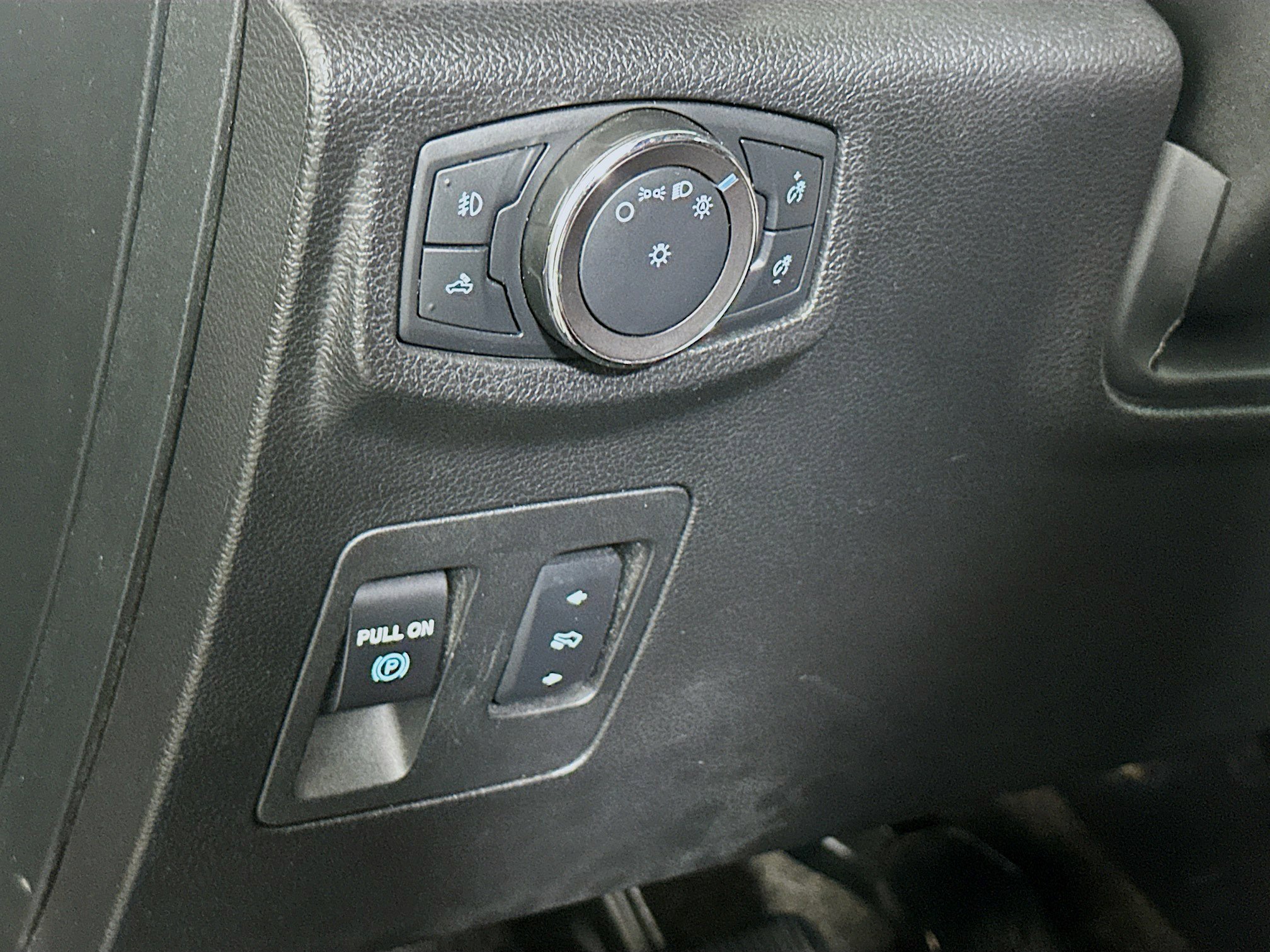 Used 2019 Ford F150 Platinum w/ Equipment Group 701A Luxury AWD/4WD image 17