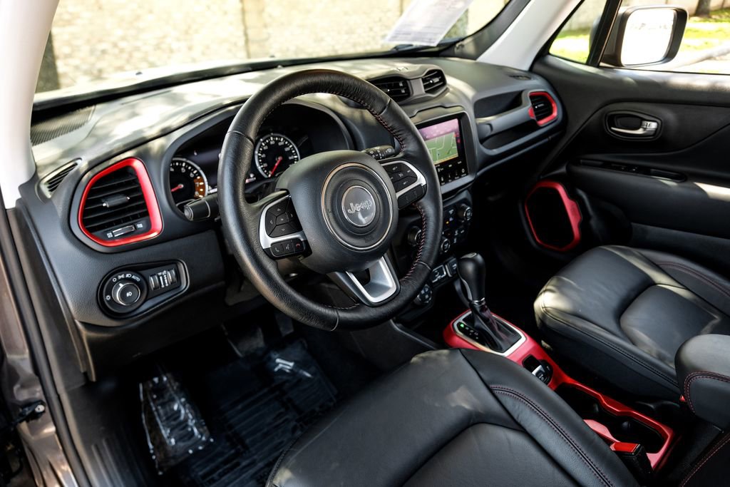 Used 2021 Jeep Renegade Trailhawk image 25