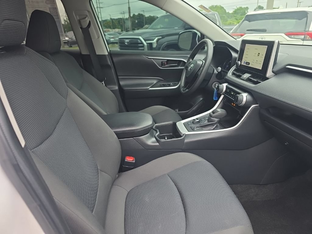Certified 2024 Toyota RAV4 LE AWD/4WD image 9