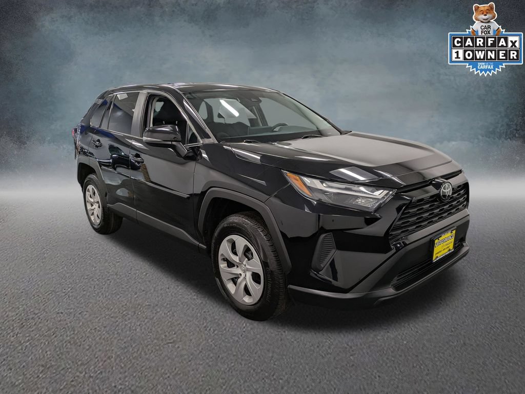 Used 2023 Toyota RAV4 LE AWD/4WD image 3