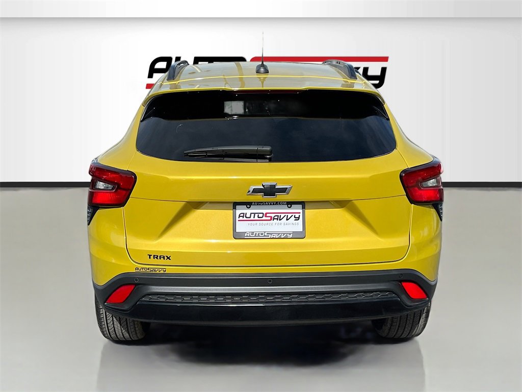 Used 2025 Chevrolet Trax RS w/ Driver Confidence Package image 6