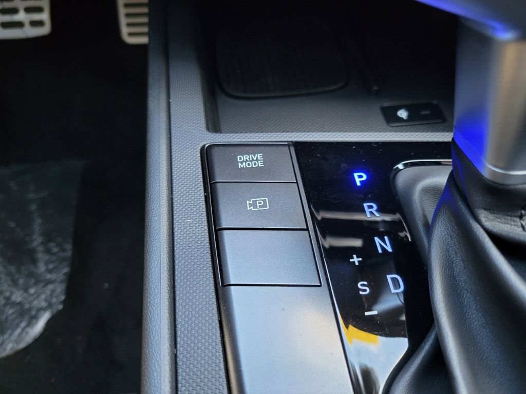 Used 2025 Hyundai Elantra Sport FWD image 27