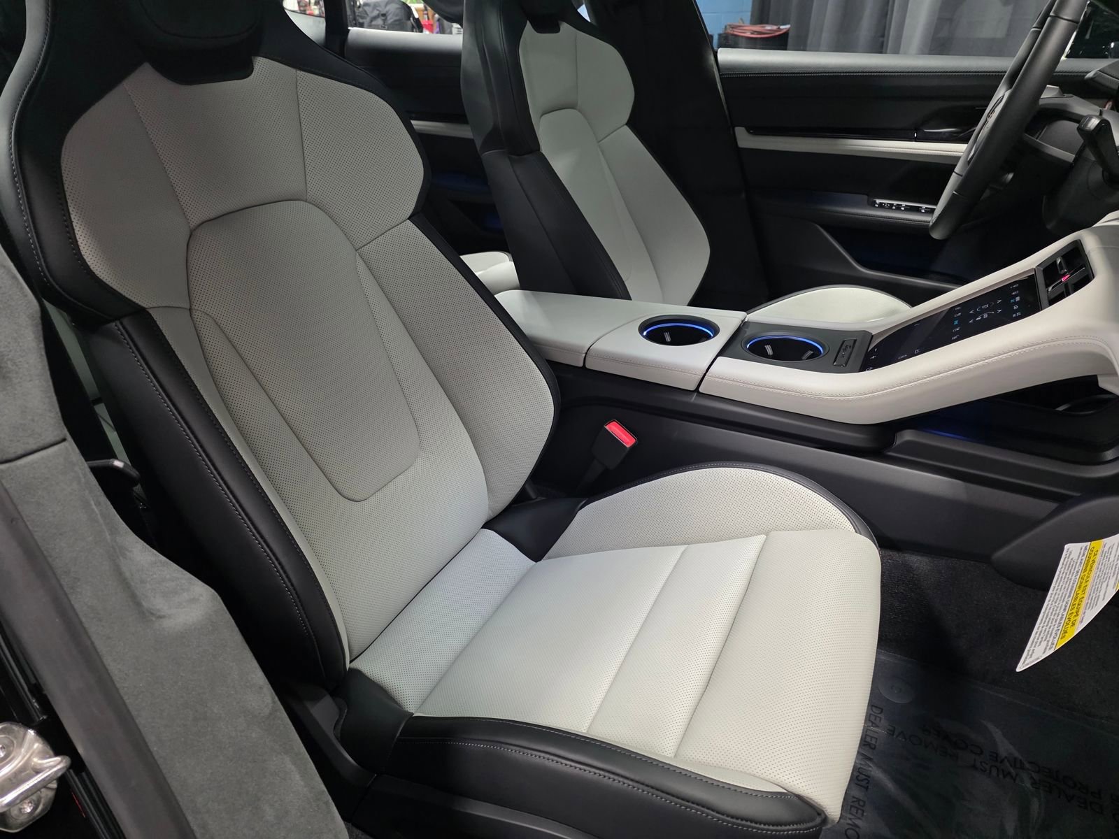 New 2026 Porsche Taycan GTS image 5