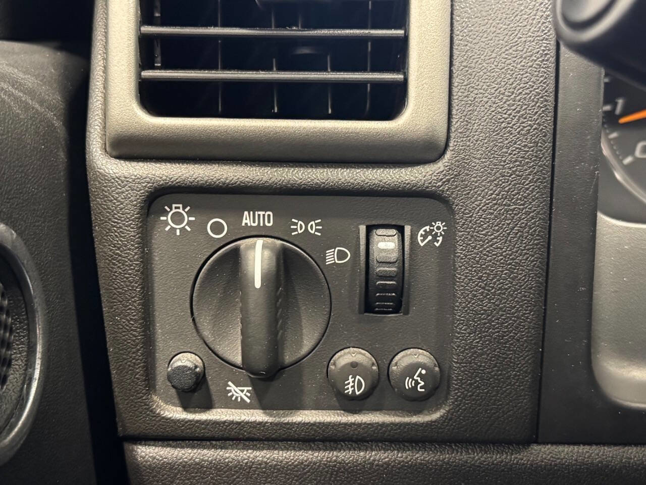 Used 2012 GMC Canyon SLE image 24