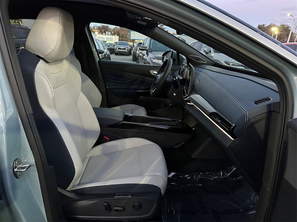 Used 2025 Volkswagen ID.4 Pro S Plus image 23