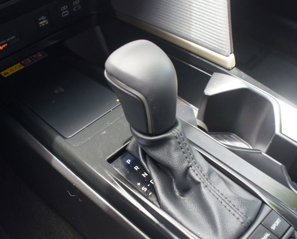 Used 2025 Toyota Camry SE w/ Convenience Package FWD image 12