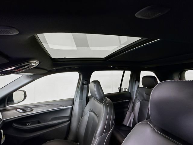 New 2025 Jeep Grand Cherokee Limited image 22