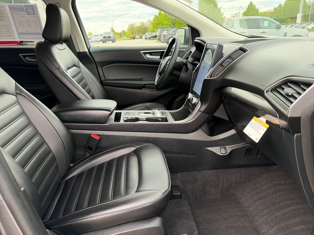 Used 2024 Ford Edge SEL w/ Convenience Package AWD/4WD image 11