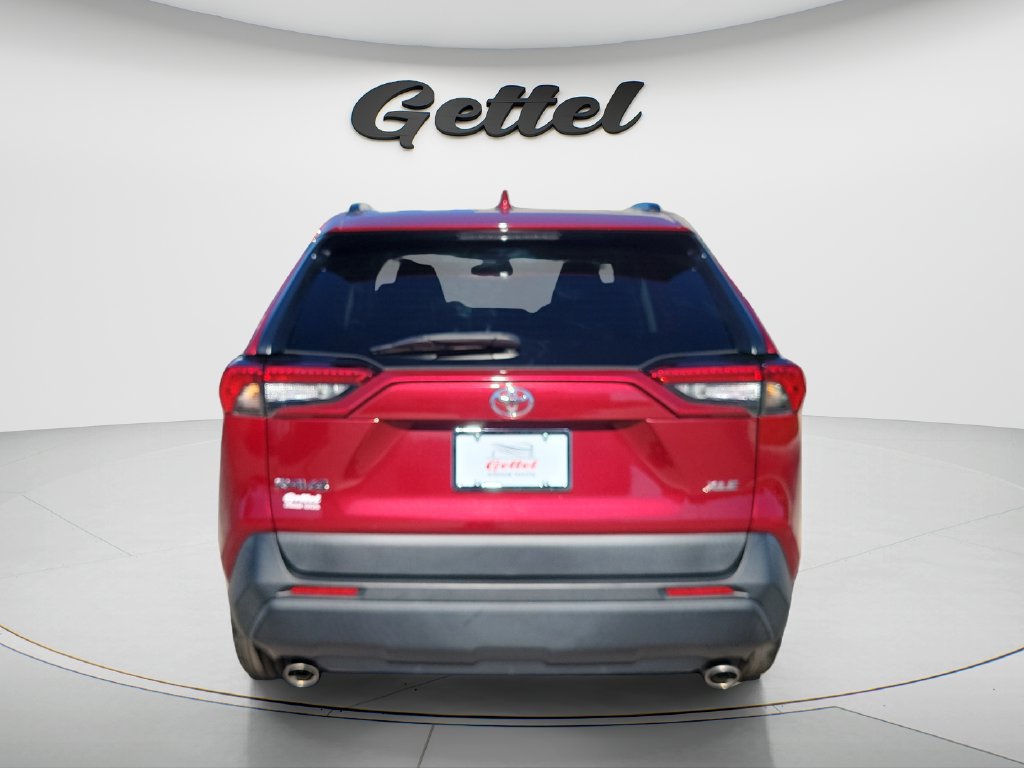 Used 2023 Toyota RAV4 XLE Premium FWD image 6
