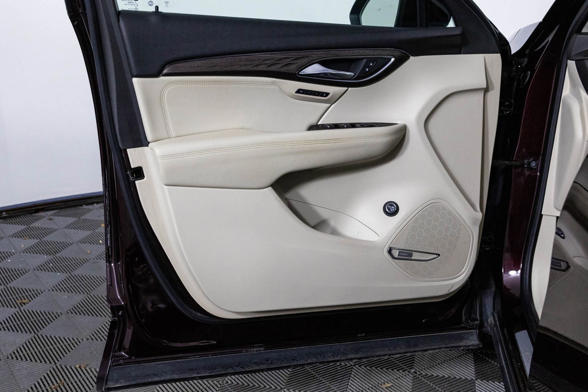 Certified 2023 Buick Envision Avenir image 33