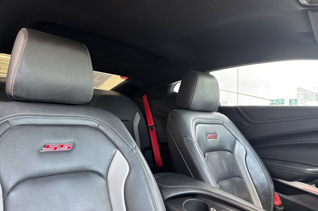 Used 2020 Chevrolet Camaro SS RWD image 16