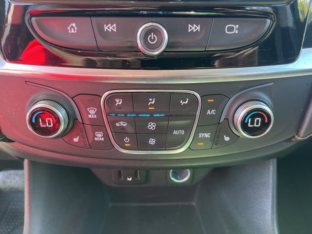 Used 2020 Chevrolet Traverse LT image 27