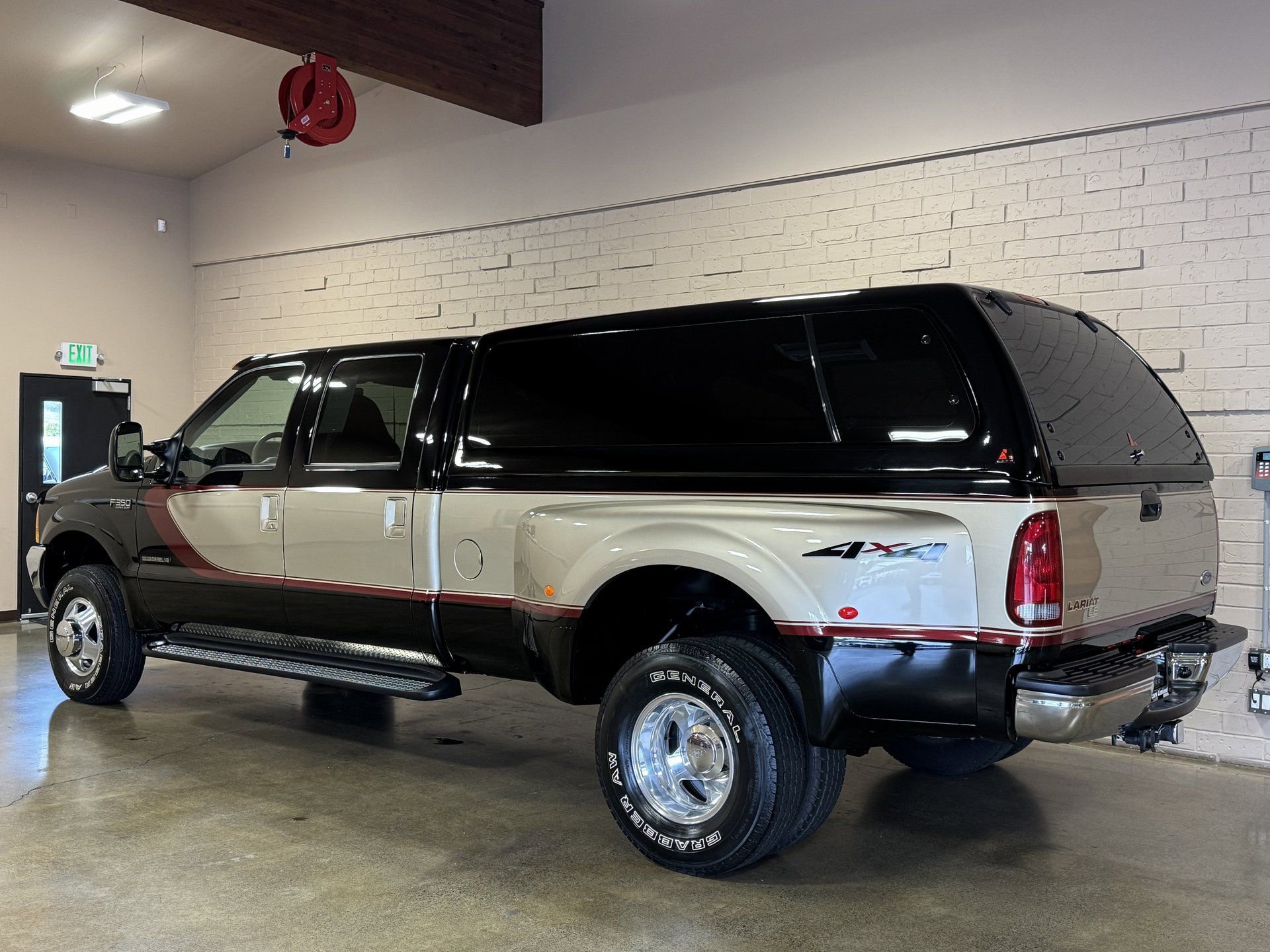 Used 2001 Ford F350 Lariat image 10