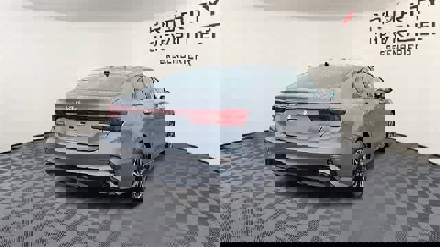 Used 2024 Kia Forte LXS image 8