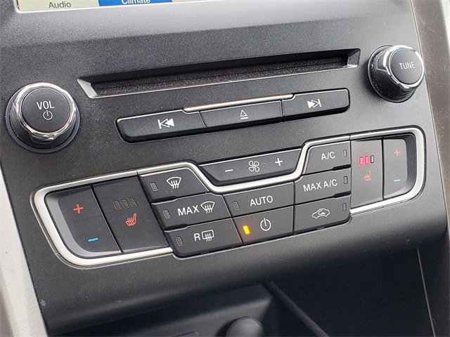 Used 2017 Ford Fusion SE w/ Fusion SE Technology Package image 27