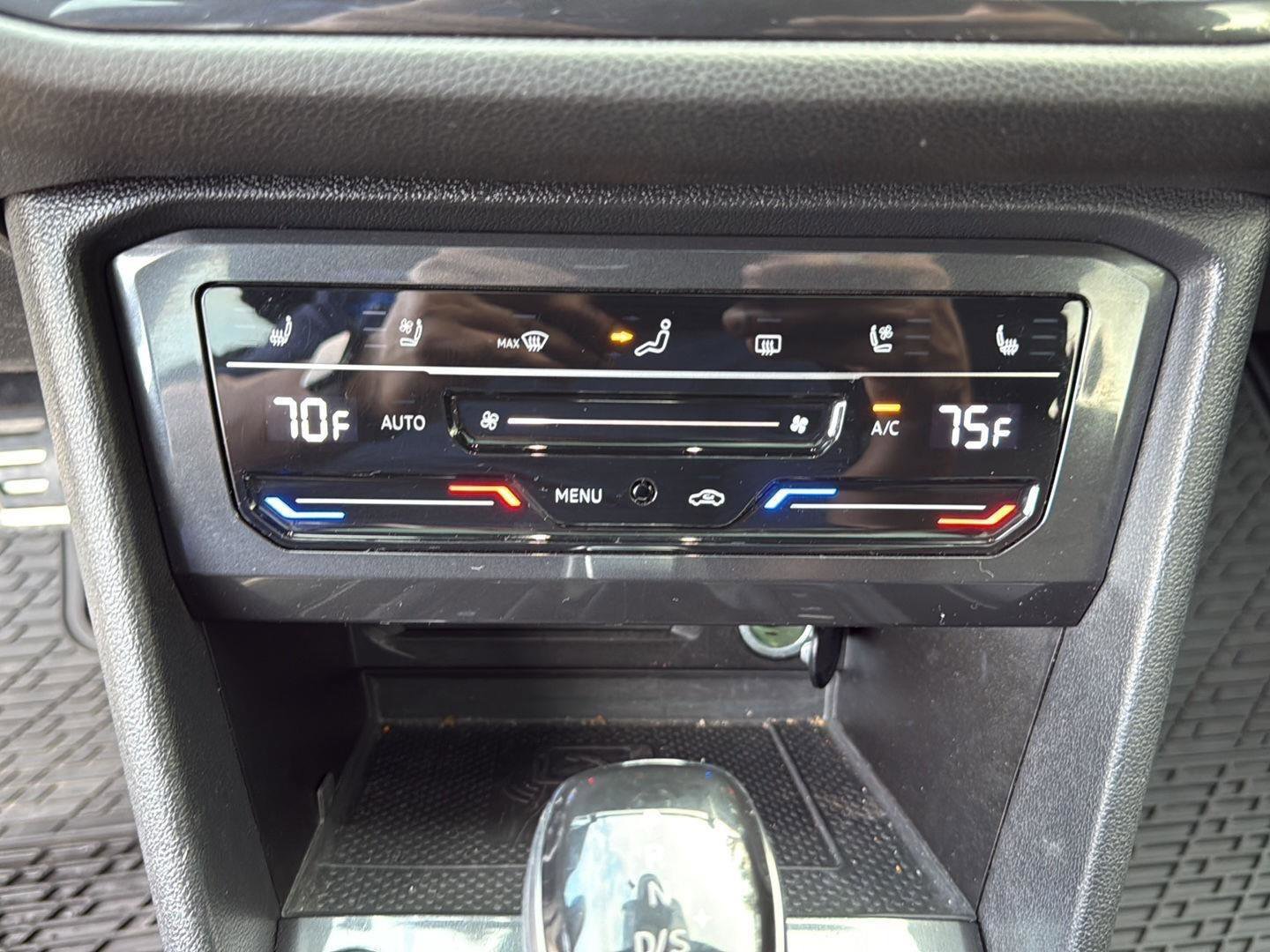 Used 2022 Volkswagen Tiguan SEL R-Line image 18