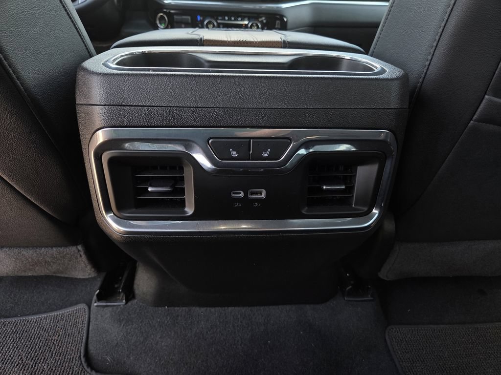 Used 2024 Chevrolet Silverado 2500 High Country w/ High Country Premium Package AWD/4WD image 25