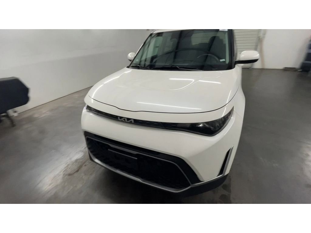 Used 2023 Kia Soul LX w/ LX Technology Package image 4