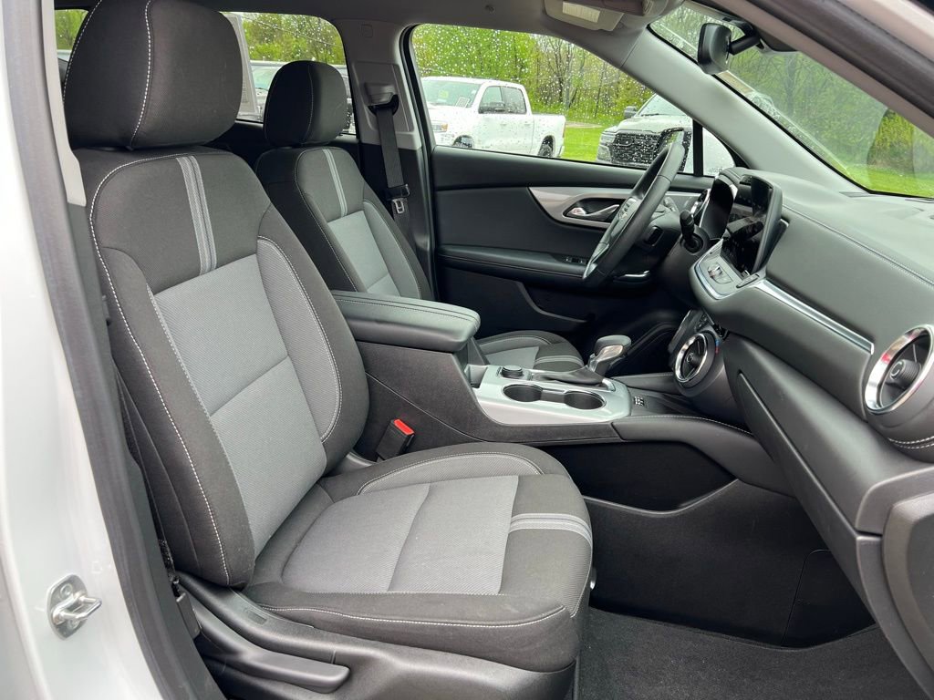 Used 2024 Chevrolet Blazer LT w/ Convenience Package FWD image 11
