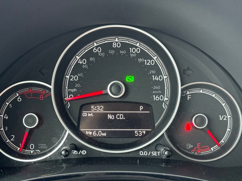 Used 2018 Volkswagen Beetle 2.0T S FWD image 28