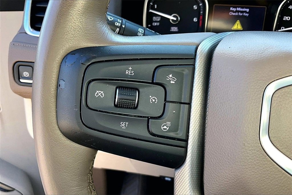 Used 2021 GMC Yukon Denali w/ Denali Premium Package image 23