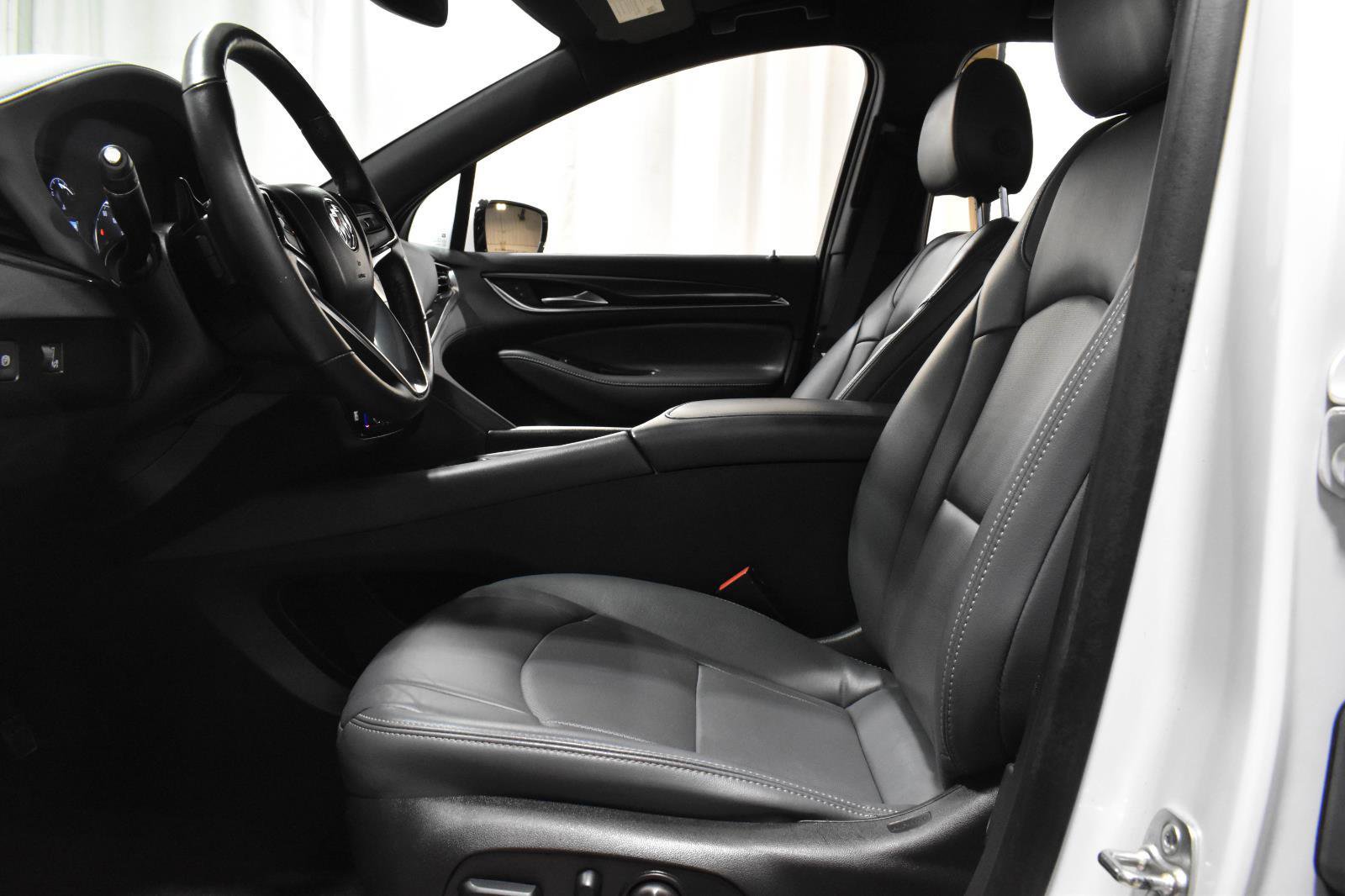 Used 2024 Buick Enclave Essence w/ Sport Touring Edition image 3