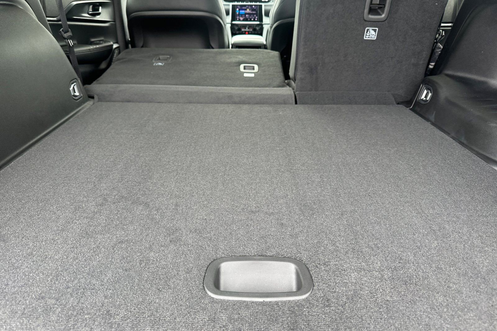 Used 2025 Jeep Grand Cherokee Altitude RWD image 14