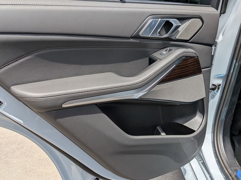 New 2026 BMW X5 xDrive50e image 15