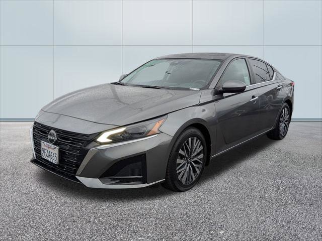 Used 2023 Nissan Altima 2.5 SV