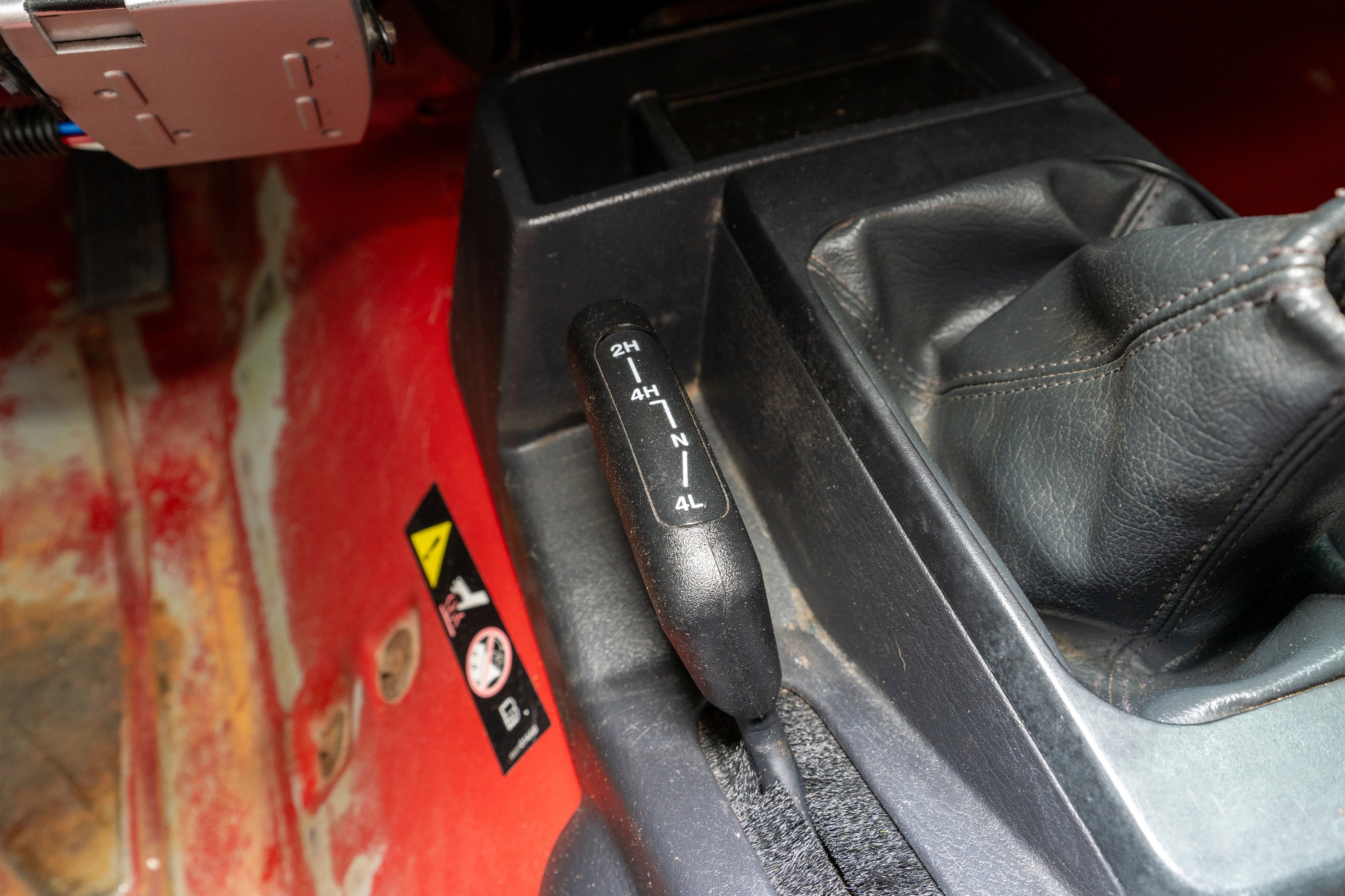 Used 2006 Jeep Wrangler Unlimited Rubicon w/ Security Group image 18