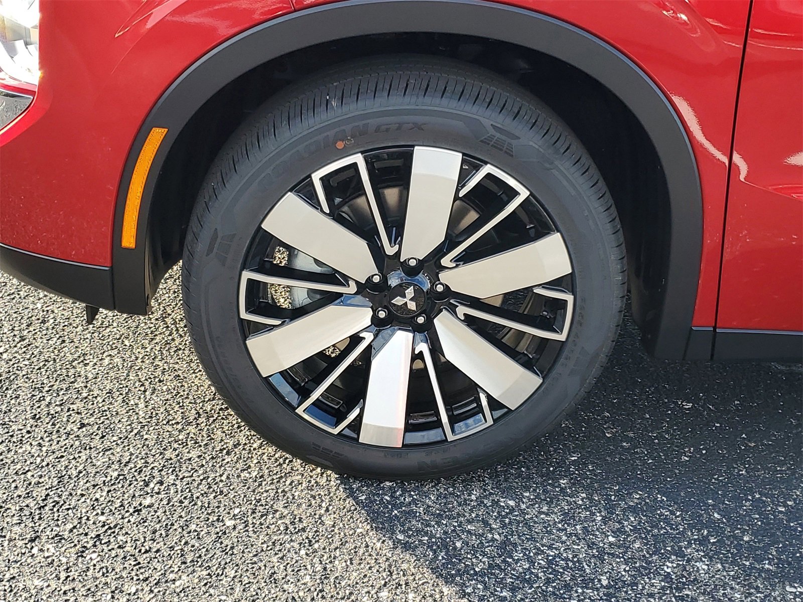 New 2025 Mitsubishi Outlander SE image 31