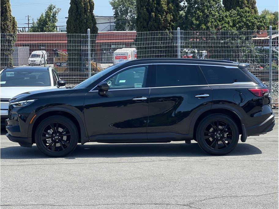 Used 2025 INFINITI QX60 Luxe w/ Black Edition FWD image 7