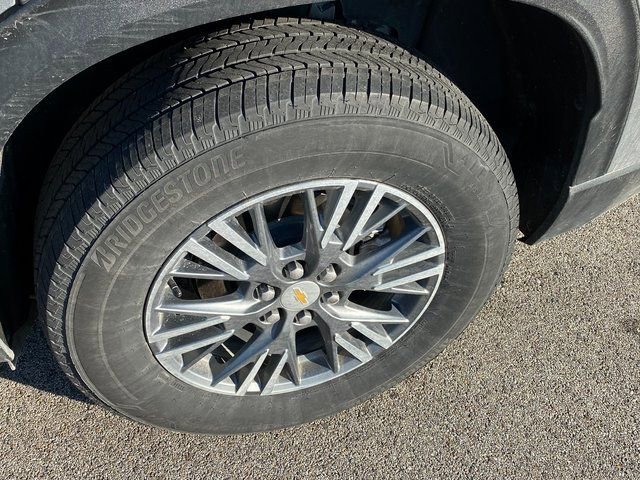 Used 2025 Chevrolet Traverse LT image 9