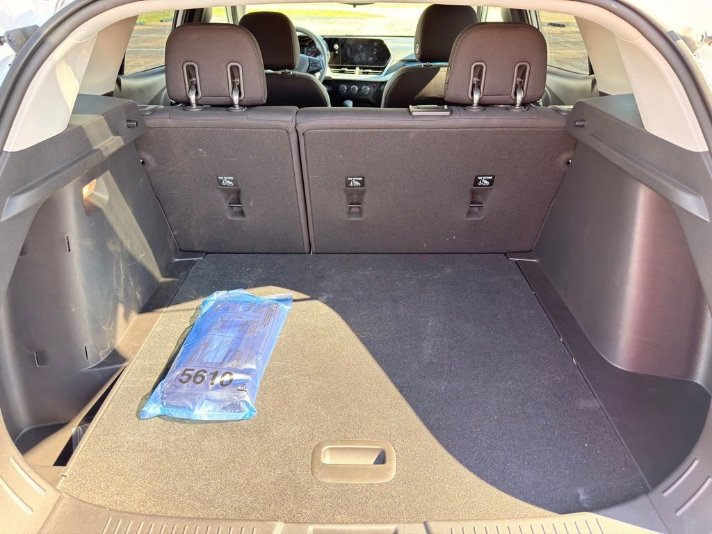 Used 2024 Chevrolet Trax LS w/ LS Convenience Package image 30