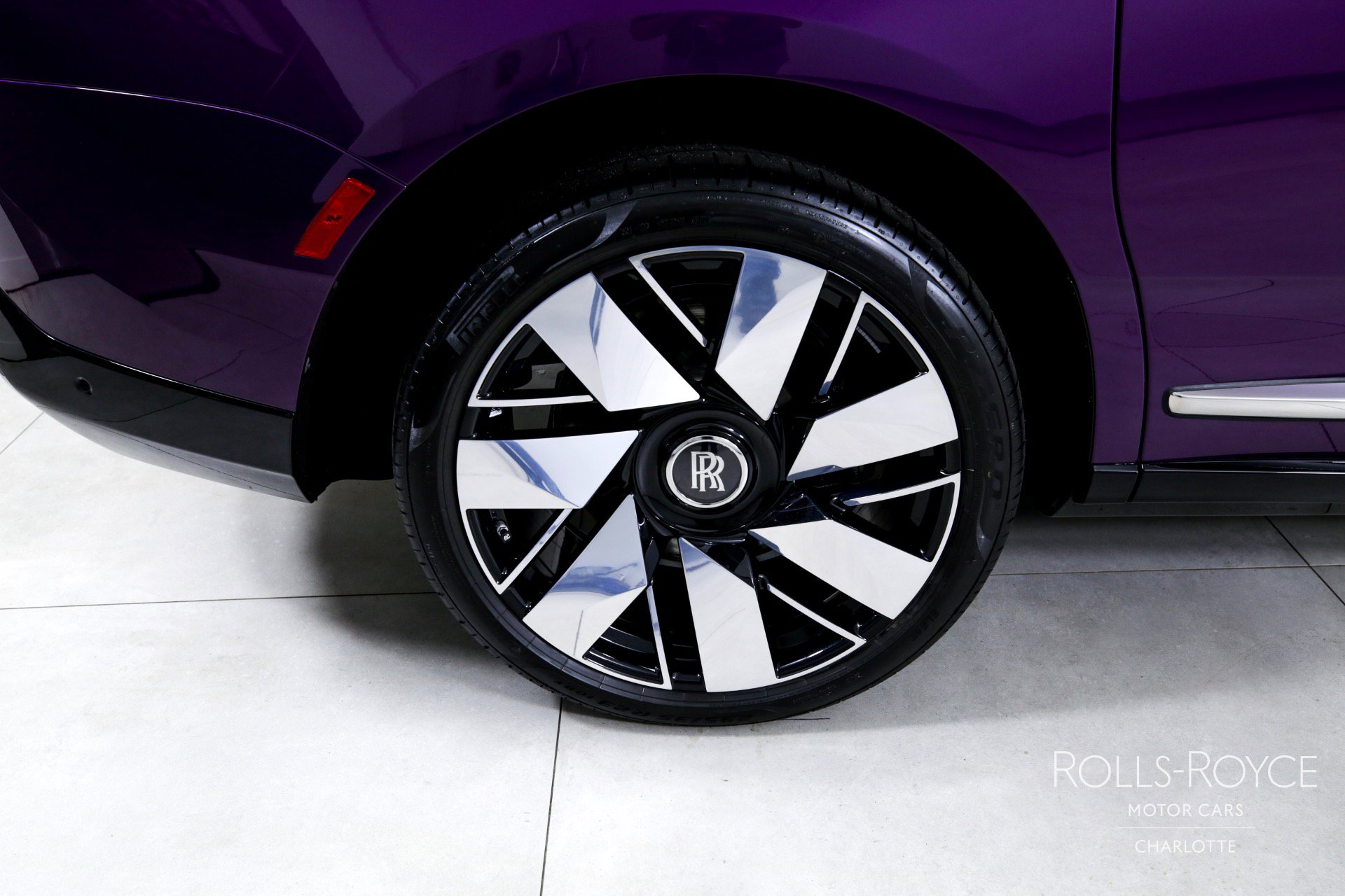 Used 2025 Rolls-Royce Cullinan image 41