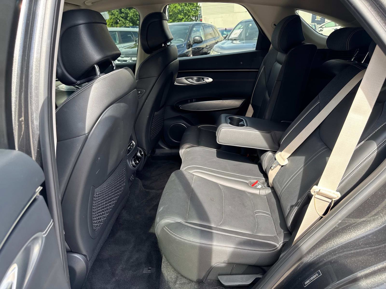 Used 2025 Genesis Electrified GV70 image 27