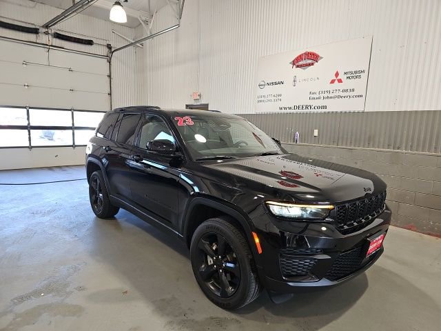 Used 2023 Jeep Grand Cherokee Altitude