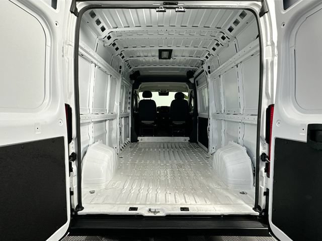 Used 2026 RAM ProMaster 2500 w/ Convenience Group FWD image 14