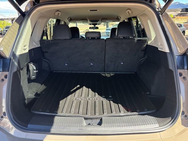 Certified 2025 Nissan Rogue SV AWD/4WD image 13