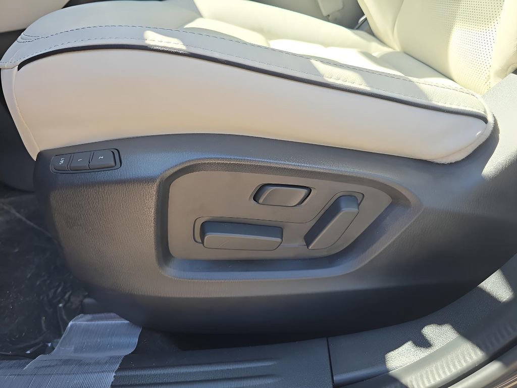 Used 2025 MAZDA CX-5 AWD 2.5 S w/ Premium Plus Pkg image 12