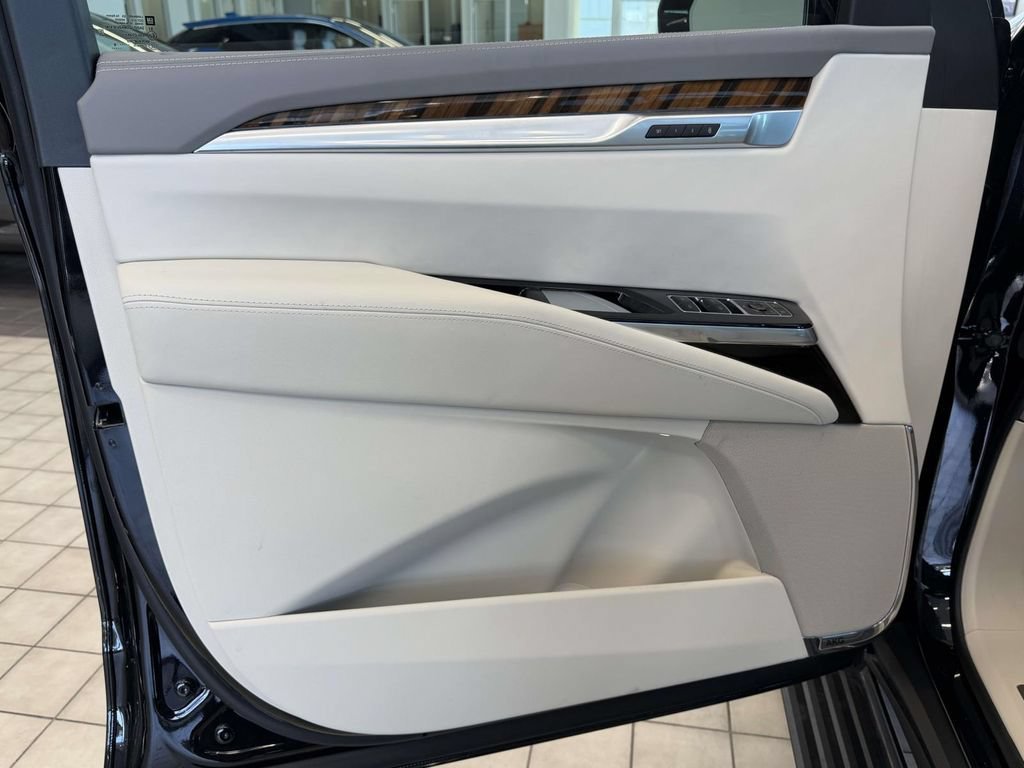 New 2026 Cadillac Escalade Platinum Luxury AWD/4WD image 14