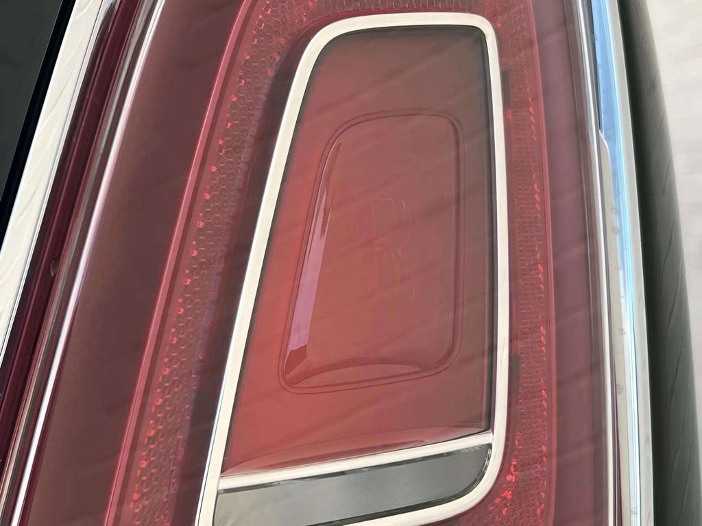 Used 2024 Rolls-Royce Phantom Sedan w/ The Phantom Package RWD image 10