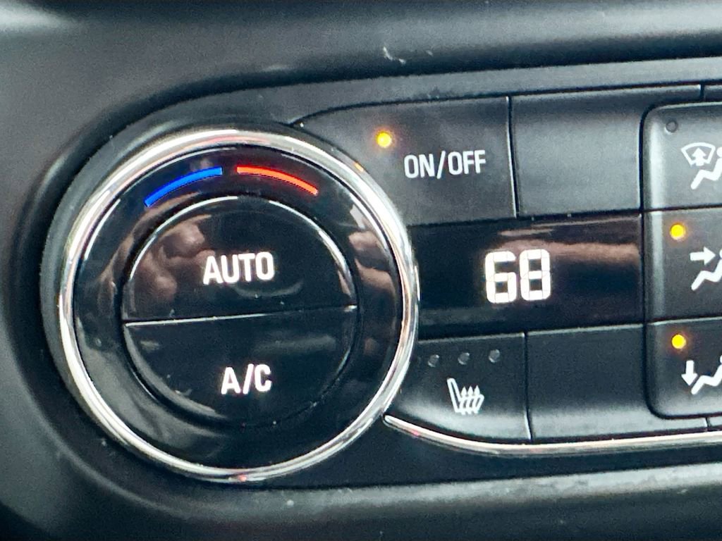 Used 2023 Chevrolet TrailBlazer LT w/ Convenience Package image 16